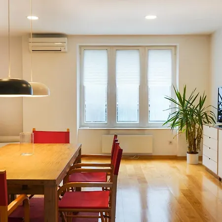 Modern Luxury With Private Parking Apartman Sarajevo