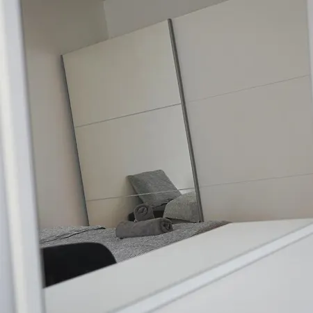 Modern Luxury With Private Parking Apartmán