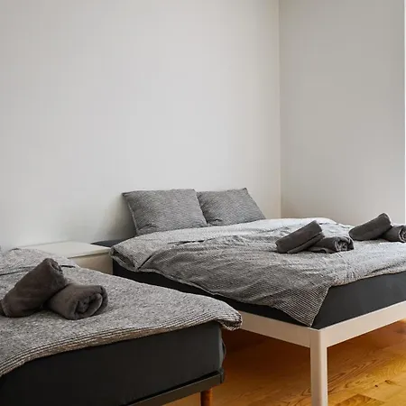Modern Luxury With Private Parking Apartman *