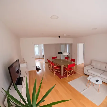 Modern Luxury With Private Parking Apartmán